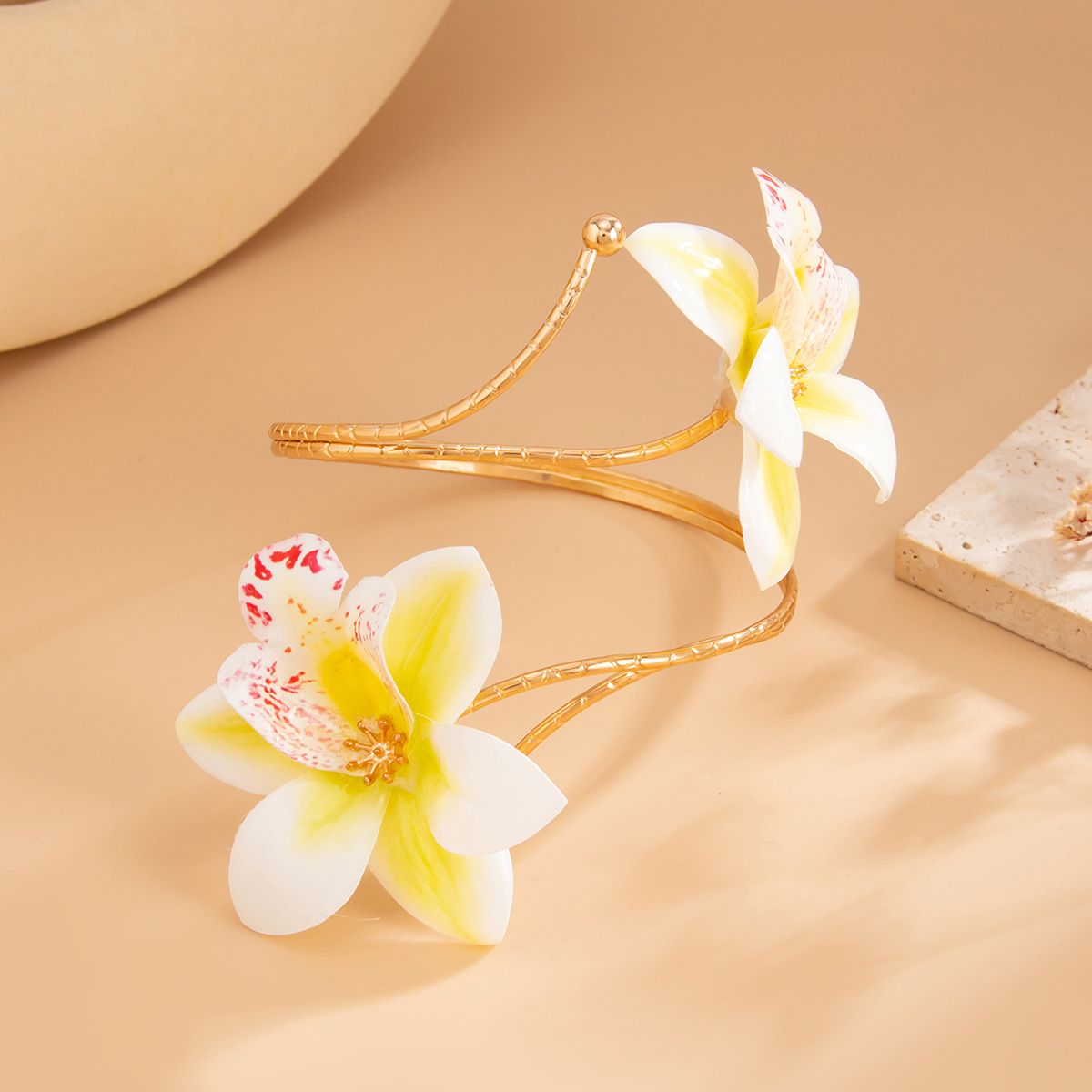 European and American cross-border jewelry, ins sweet style three-dimensional flower leather wax thread necklace, simple and fashionable fabric flower earrings Application Scenario