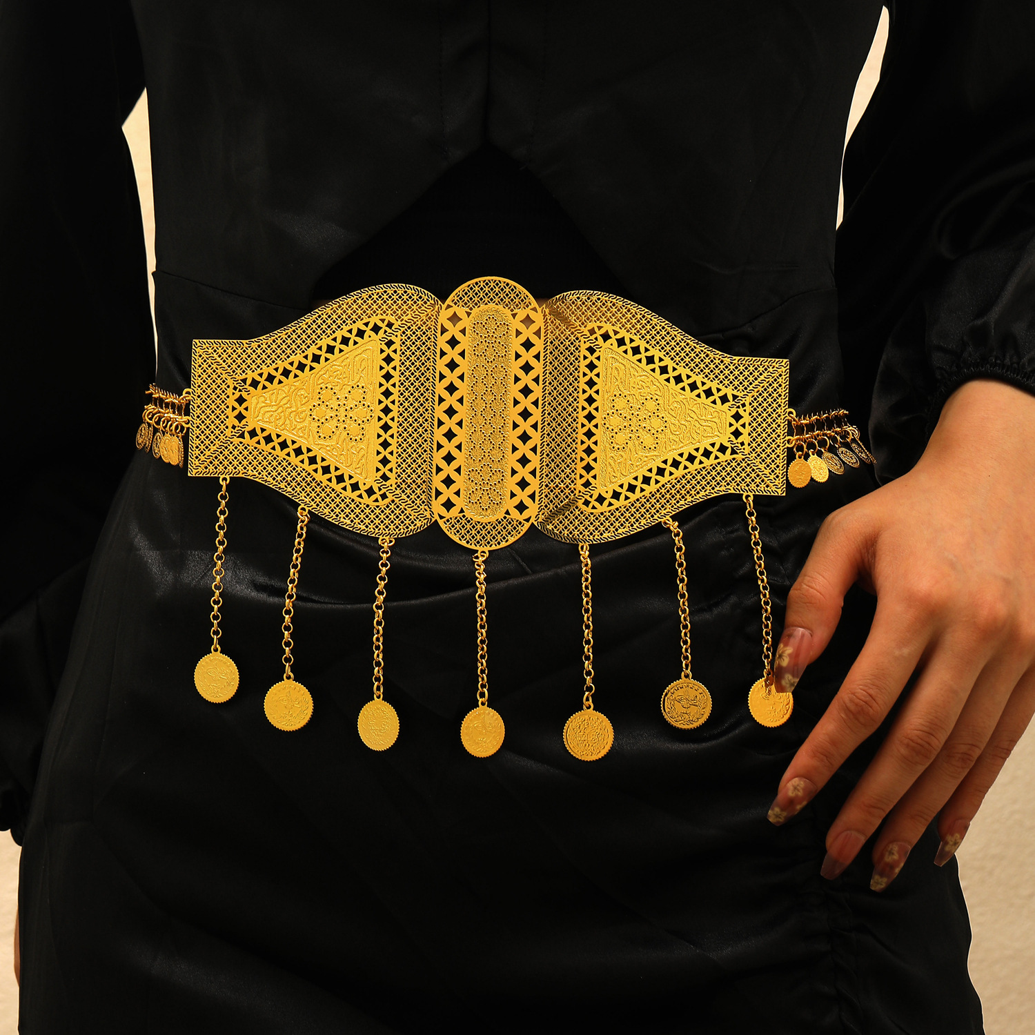 Hollowed-out tassel design, fashionable waist chain, golden belt, waist accessory, Middle East Dubai wedding jewelry set full figure