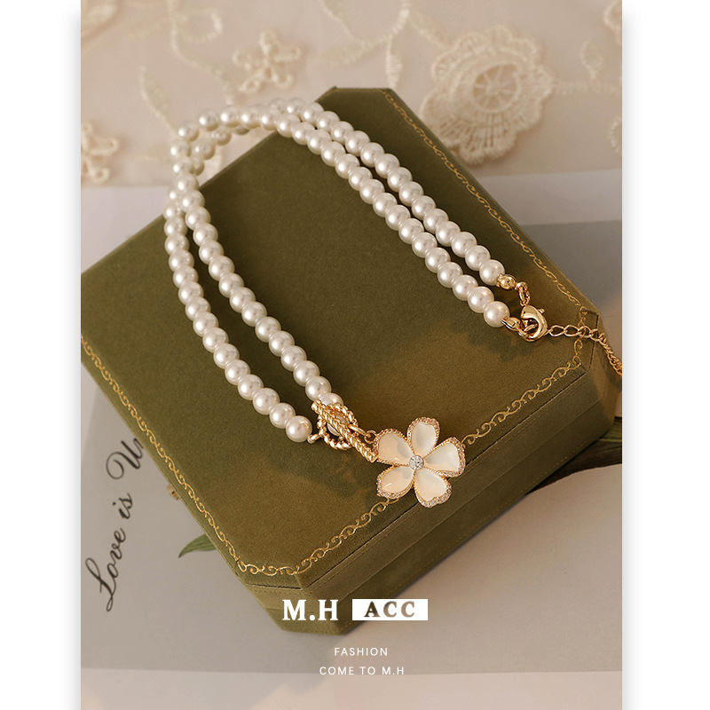 White oil-dripping flower OT necklace, French high-end female pearl sweater chain, niche exquisite wholesale necklace Specification drawing