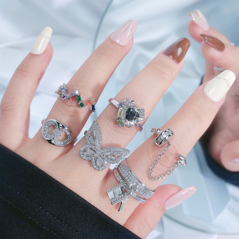 A French fashion and elegant ring for women, with a butterfly micro-inlay opening ring, irregular, sweet, cool, high-end and light luxury index ring details Picture