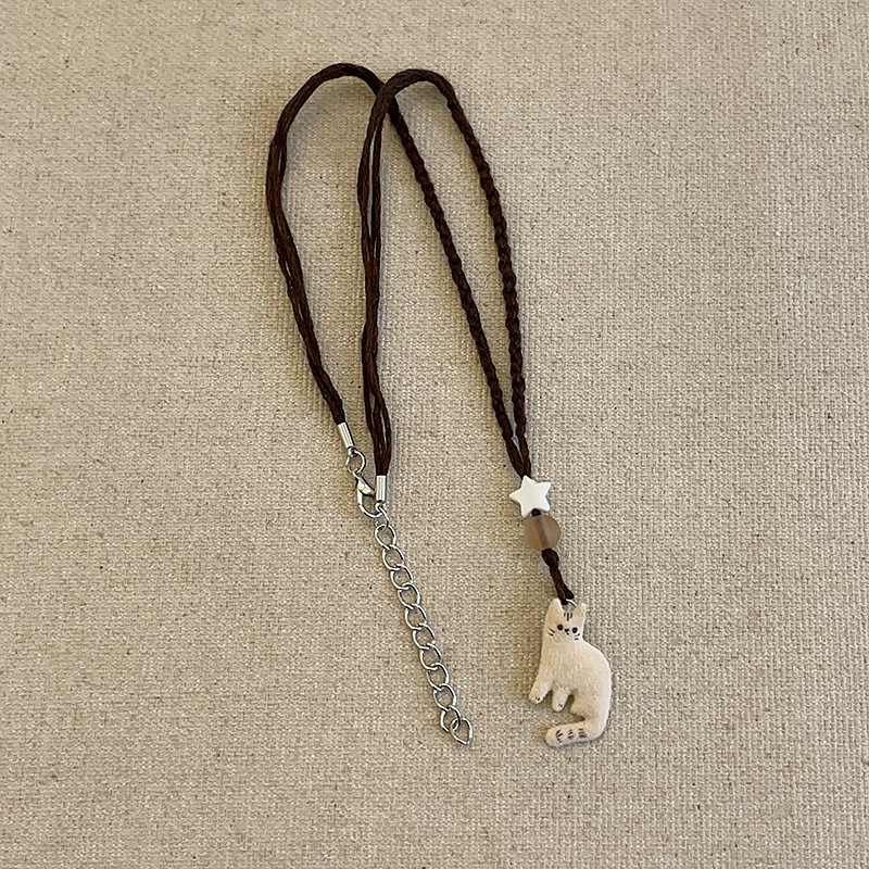 Three-dimensional plush kitten pendant necklace for women, gentle and cute, retro and fashionable, elegant and versatile neck chain sweater chain full figure