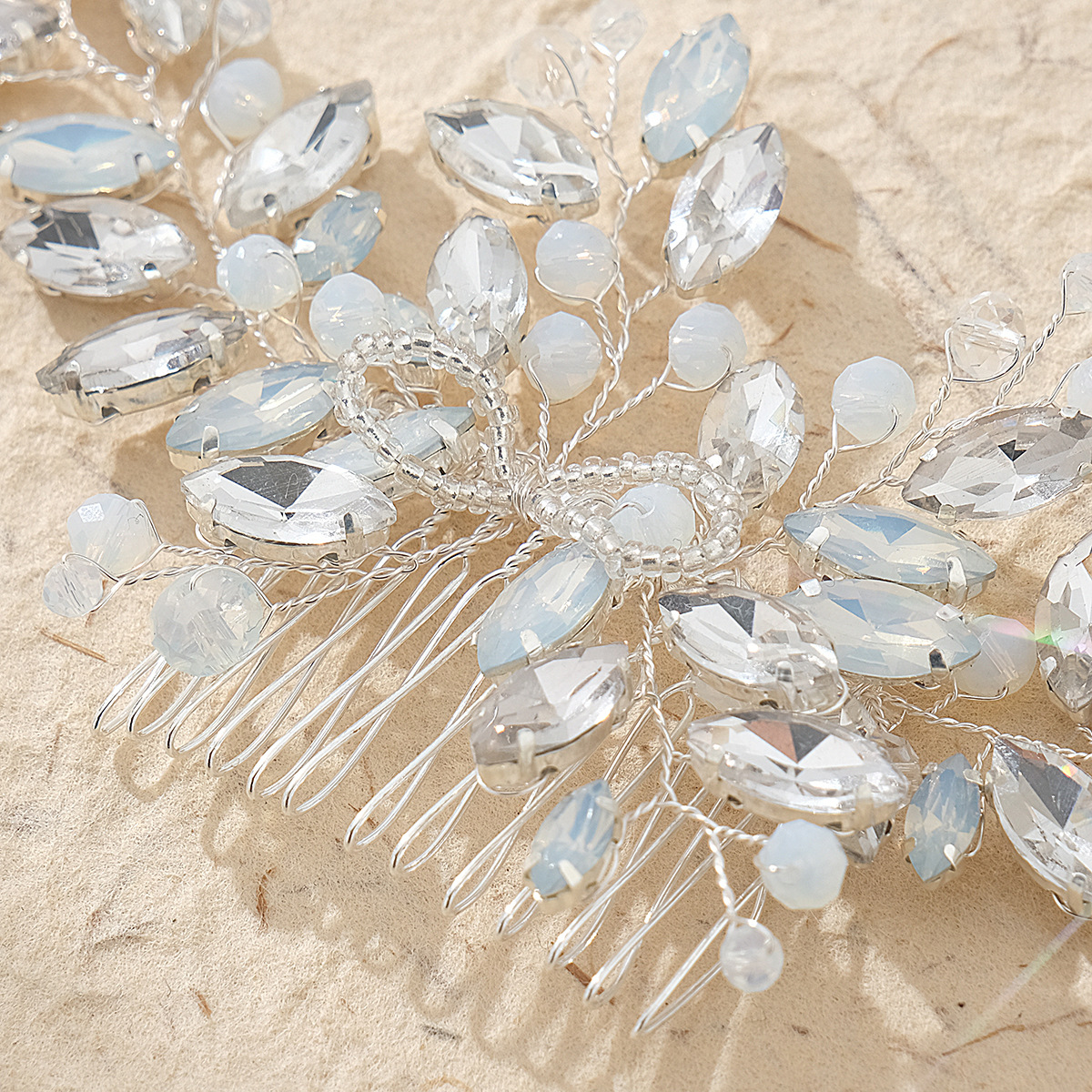 New European and American accessories, wedding dress, hair comb, hand-woven jelly-colored rhinestone, bride's hair comb, high-end updo headwear Application Scenario