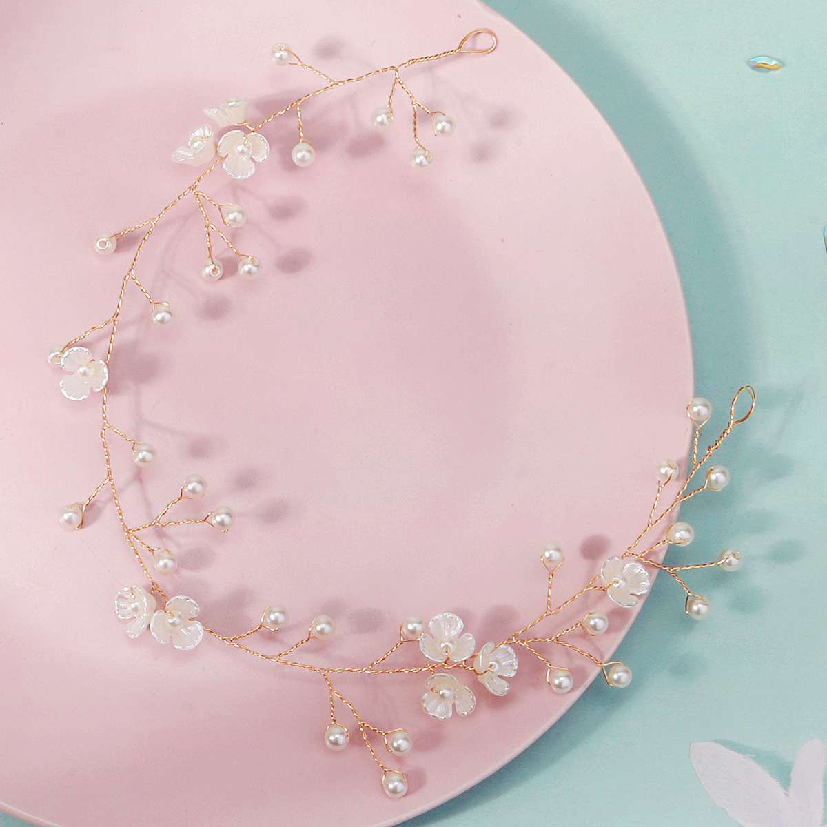Cross-border hand-woven pearl flower hair bands from Europe and America, wedding dress headwear for brides, stage performance accessories, flower girl hair accessories details Picture