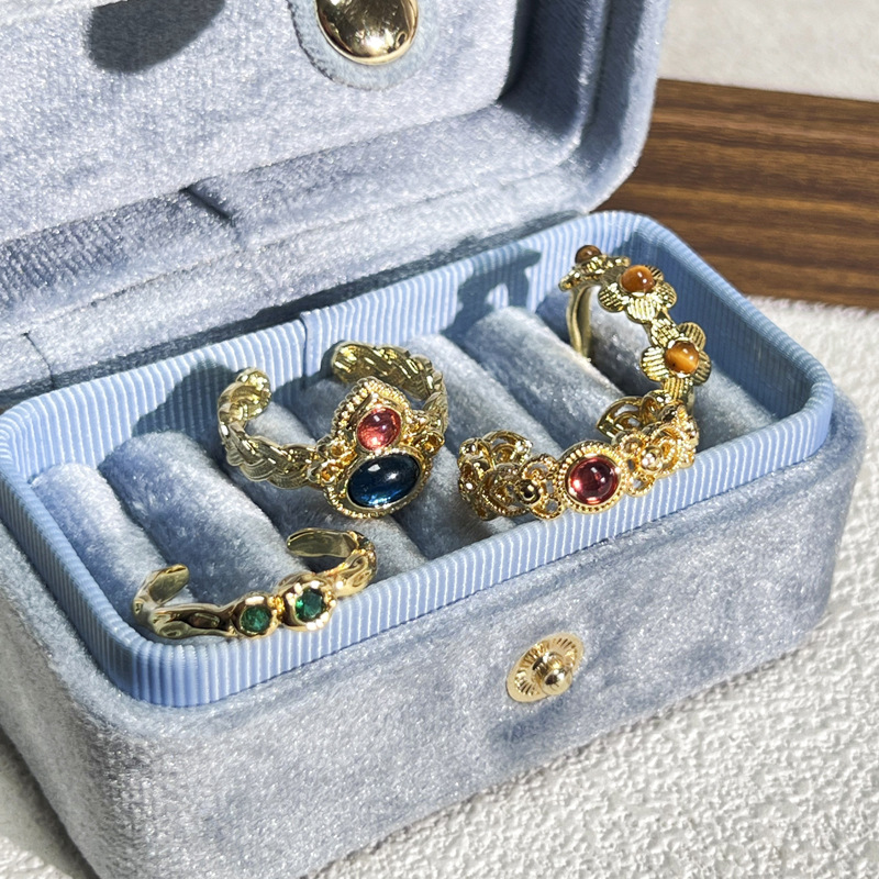 New Chinese-style high-end ethnic dual-color magic gourd ring, women's traditional Chinese style exquisite and versatile Hanfu accessory ring trend Application Scenario