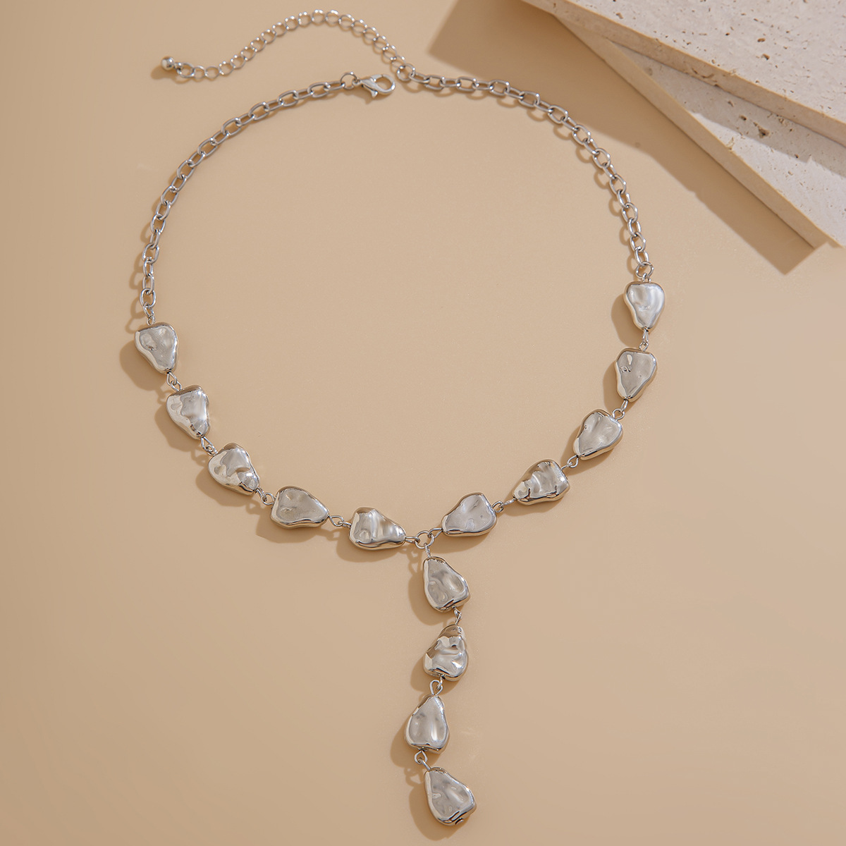 European and American cross-border jewelry, irregular Baroque Y-shaped collarbone chain, cold style flat water drop pendant necklace for women Application Scenario