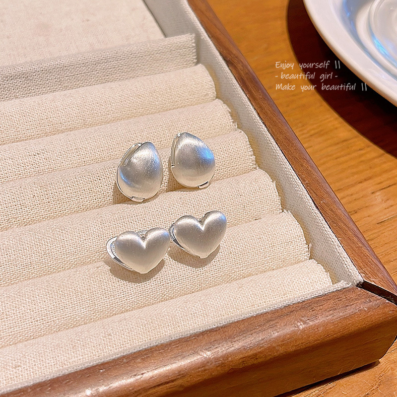 S925 Silver Needle Korean simple frosted heart-shaped ear buckles, a high-end design for women, fashionable and versatile bestseller for wholesale Specification drawing