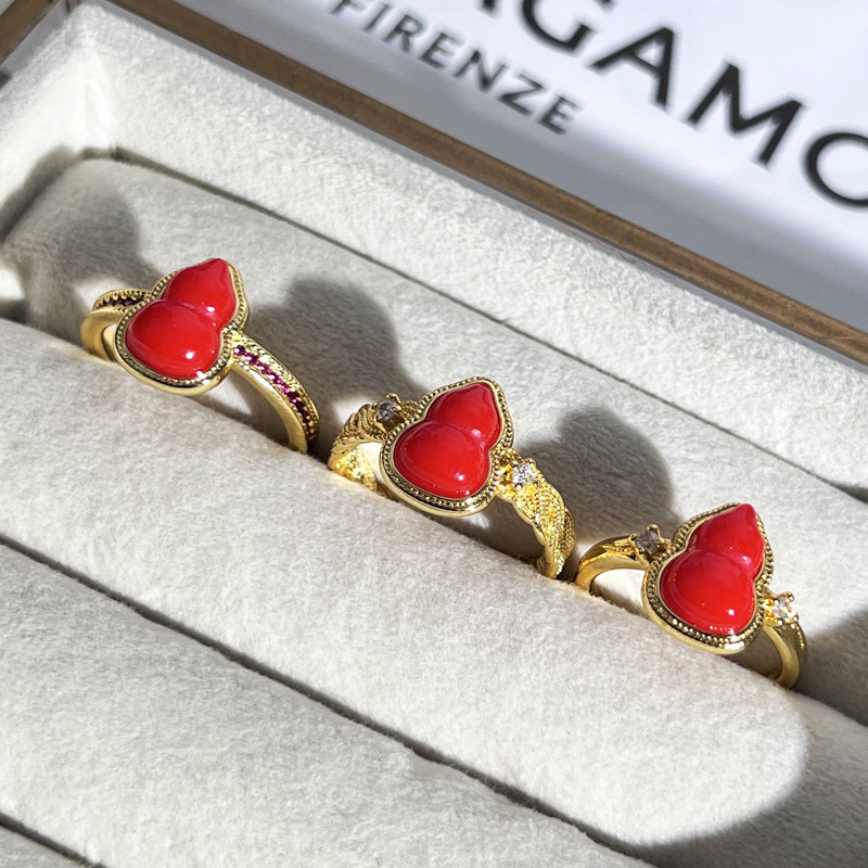 The popular Chinese-style small gourd ring on Xiaohongshu is a delicate, small, sweet, cool, retro and niche fashion index ring for women full figure