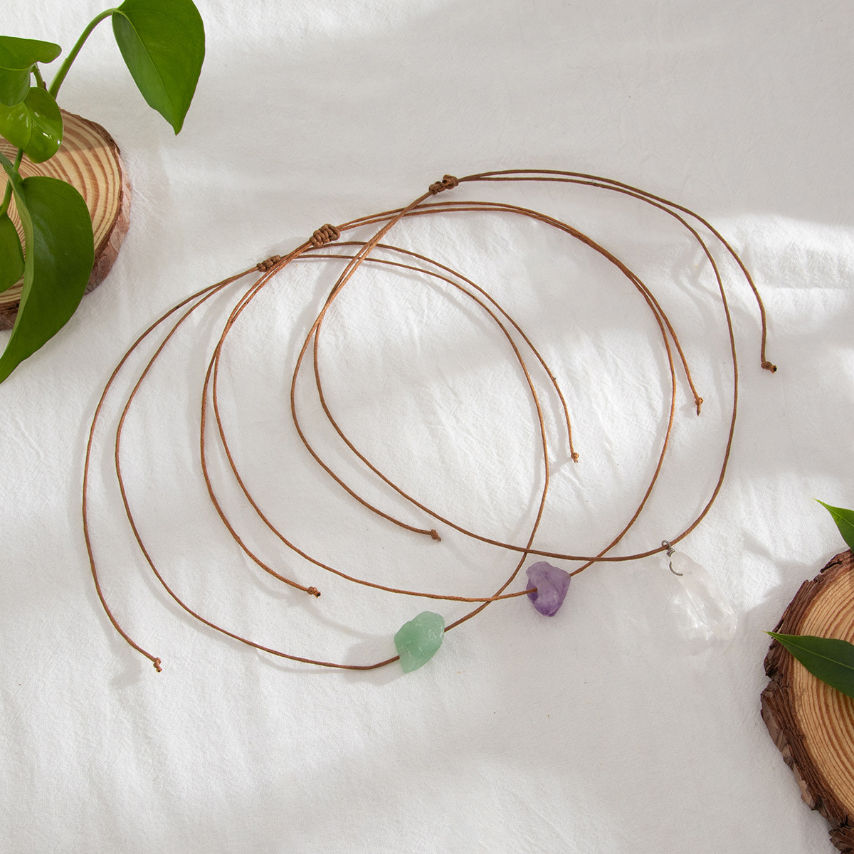 European and American cross-border jewelry vacation style stone adjustable necklace, irregular crystal pendant collarbone chain set Application Scenario