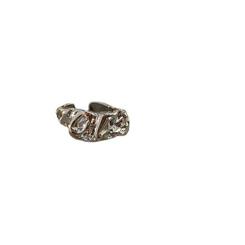 The plain ring texture open ring features a simple, fashionable, niche and cold design. It is adjustable and can be stacked as an index finger ring Item Picture