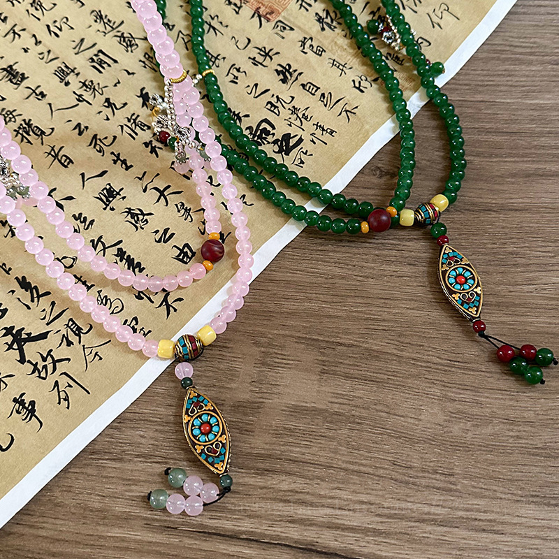 A Chinese-style agate beaded necklace paired with a long sweater chain, a new Chinese-style ethnic retro cheongsam crossbody chain accessory details Picture
