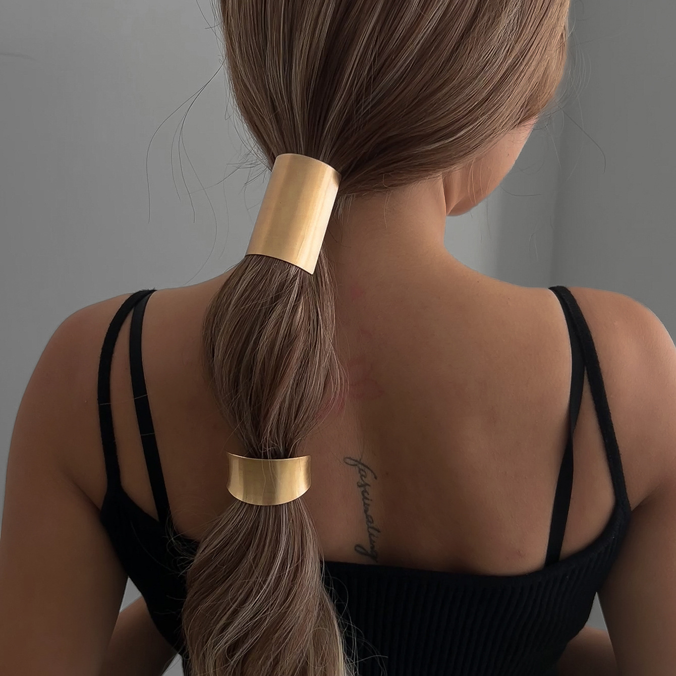 European and American cross-border hair accessories, smooth geometric exaggerated alloy hair band accessories, irregular luxurious ponytail combination hair tie Application Scenario