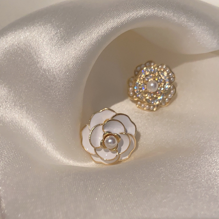 【1-2 yuan Earrings 】ins Korean version light Luxury high-end versatile stud earrings 2025 New style Personalized, fashionable and elegant earrings Specification drawing