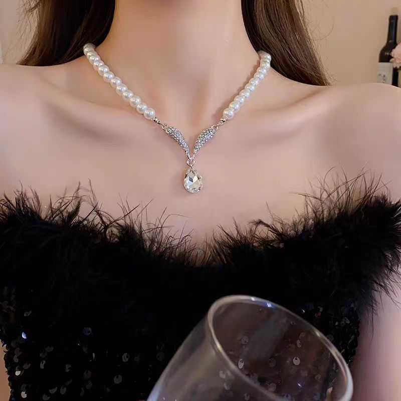 Pearl necklace, neckchain, earrings set, light luxury, niche and high-end feel, collarbone chain, 2025 new style evening dress accessories for women details Picture