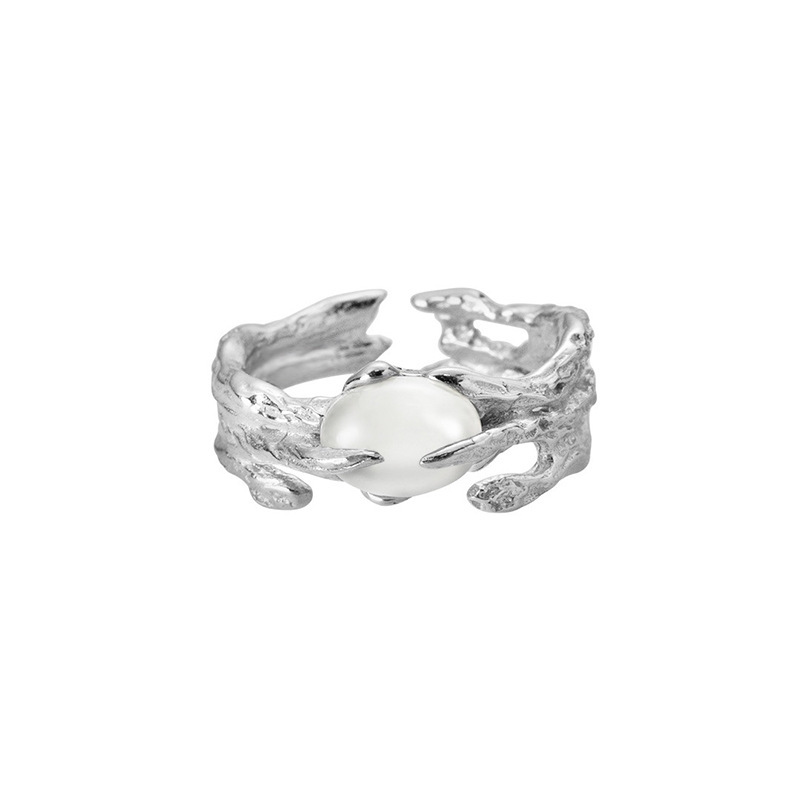 White Moonstone ring, a niche design for women, exudes a sense of sophistication, sweetness, coolness and coolness. The opening adjustment ring is a new 2023 model Item Picture