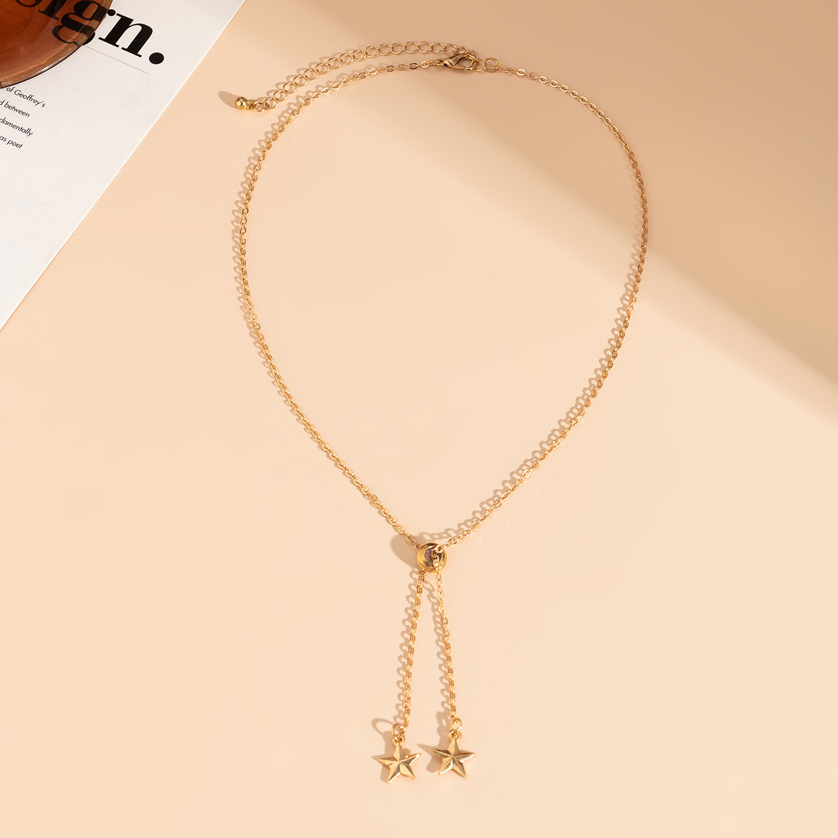 European and American cross-border jewelry, simple design sense, niche long collarbone chain necklace, sweet and cool, versatile, micro-inlaid rhinestone necklace Application Scenario