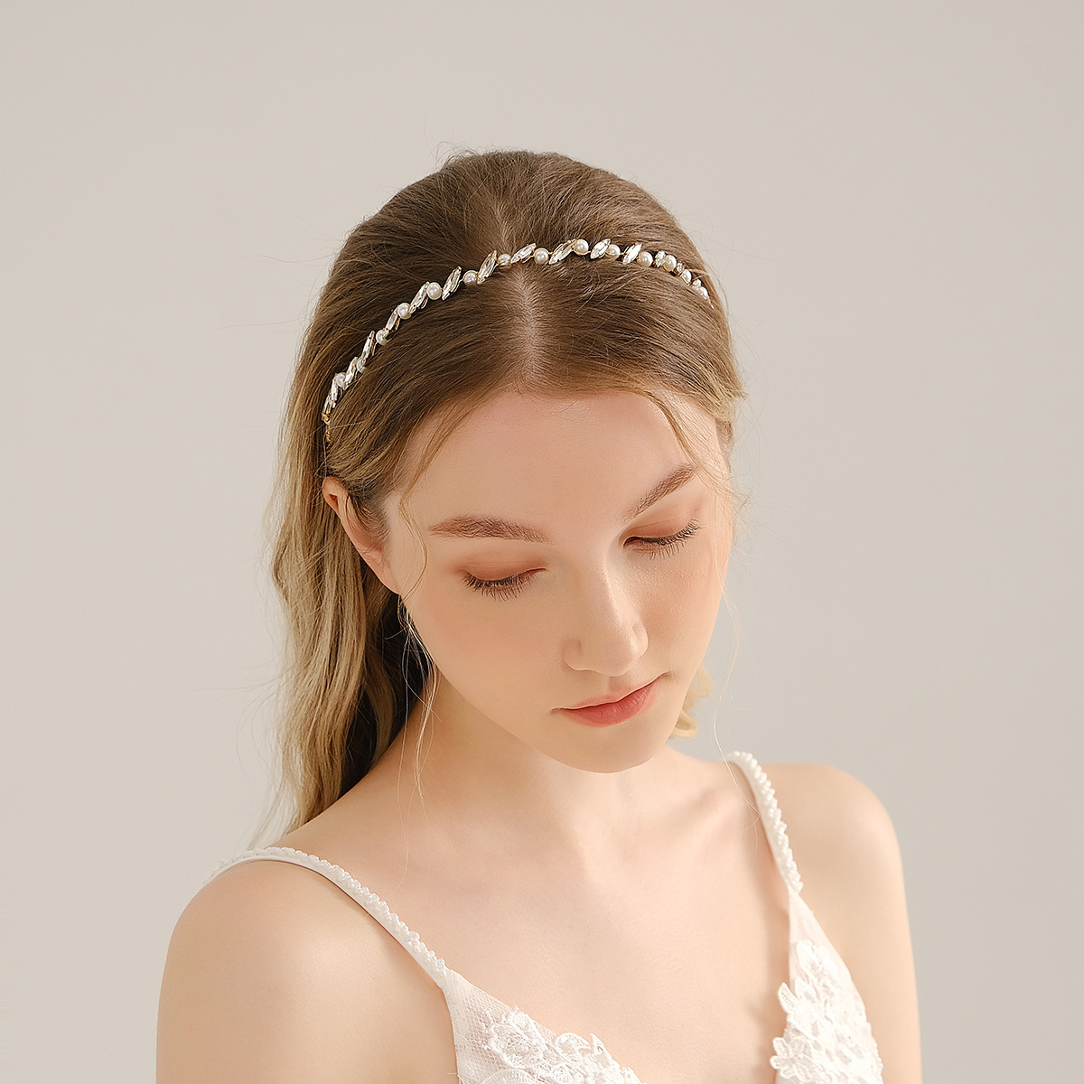 New European and American jewelry, pearl fine hair band, women's photo shoot, hand-brined hair accessory, horse's eye water diamond bridal hair band full figure