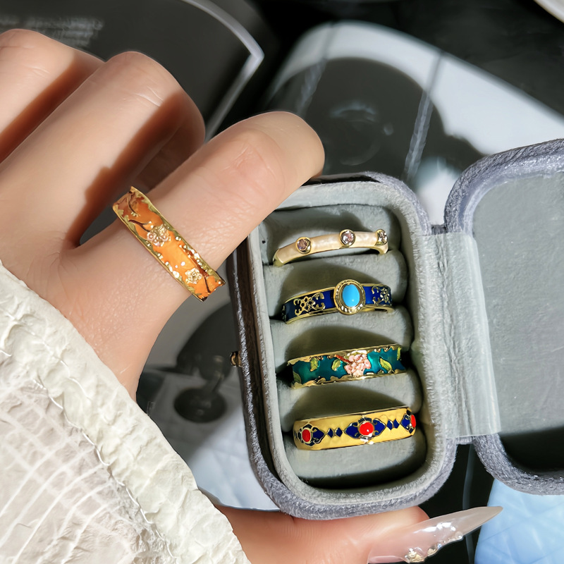 A charming and elegant imperial style, ten miles of peach blossoms enamel drop glaze open ring, a niche ancient style sweet and cool index finger ring full figure