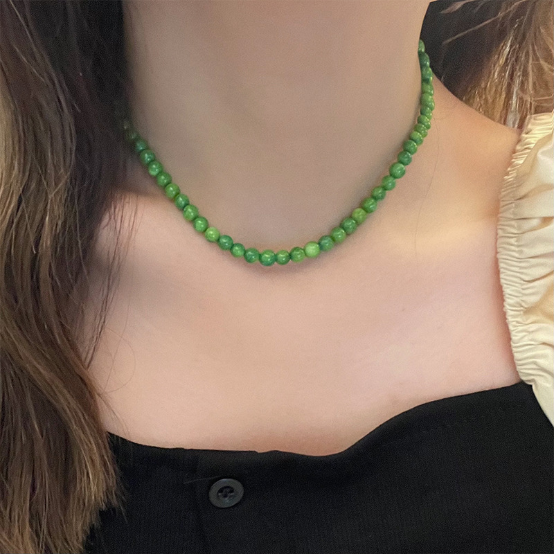 Korean turquoise necklace 2022 new style, trendy and niche design sense, elegant green collarbone chain full figure