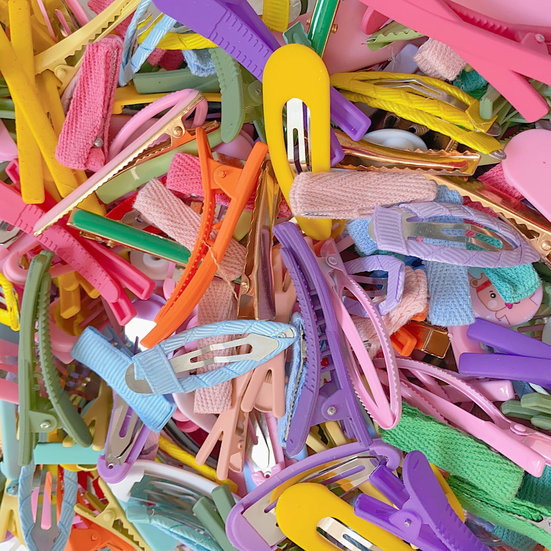 diy candy-colored children's hair clips, star hair clips, broken hair bangs clips, Korean BB clips, water drop clips accessories wholesale Application Scenario