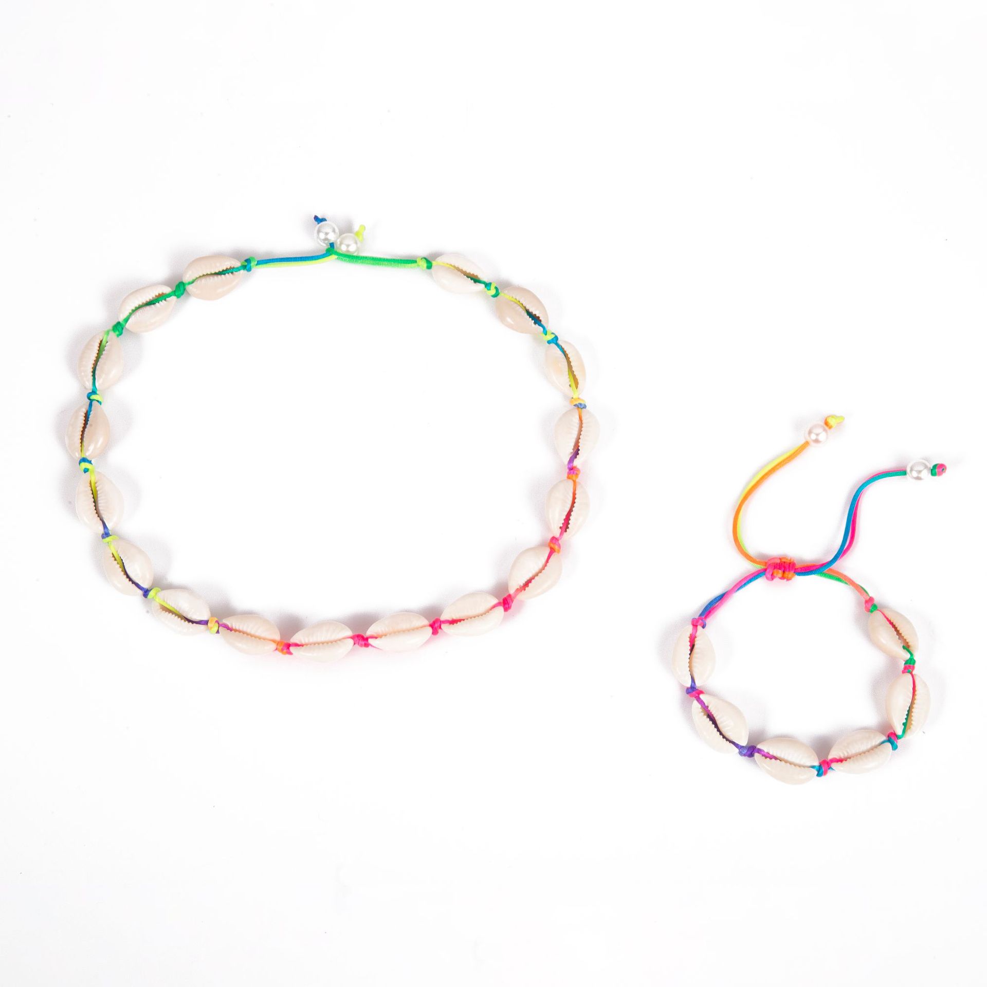 European and American cross-border jewelry: simple pearl geometric necklace set, woven shell colored thread adjustable buckle necklace Application Scenario