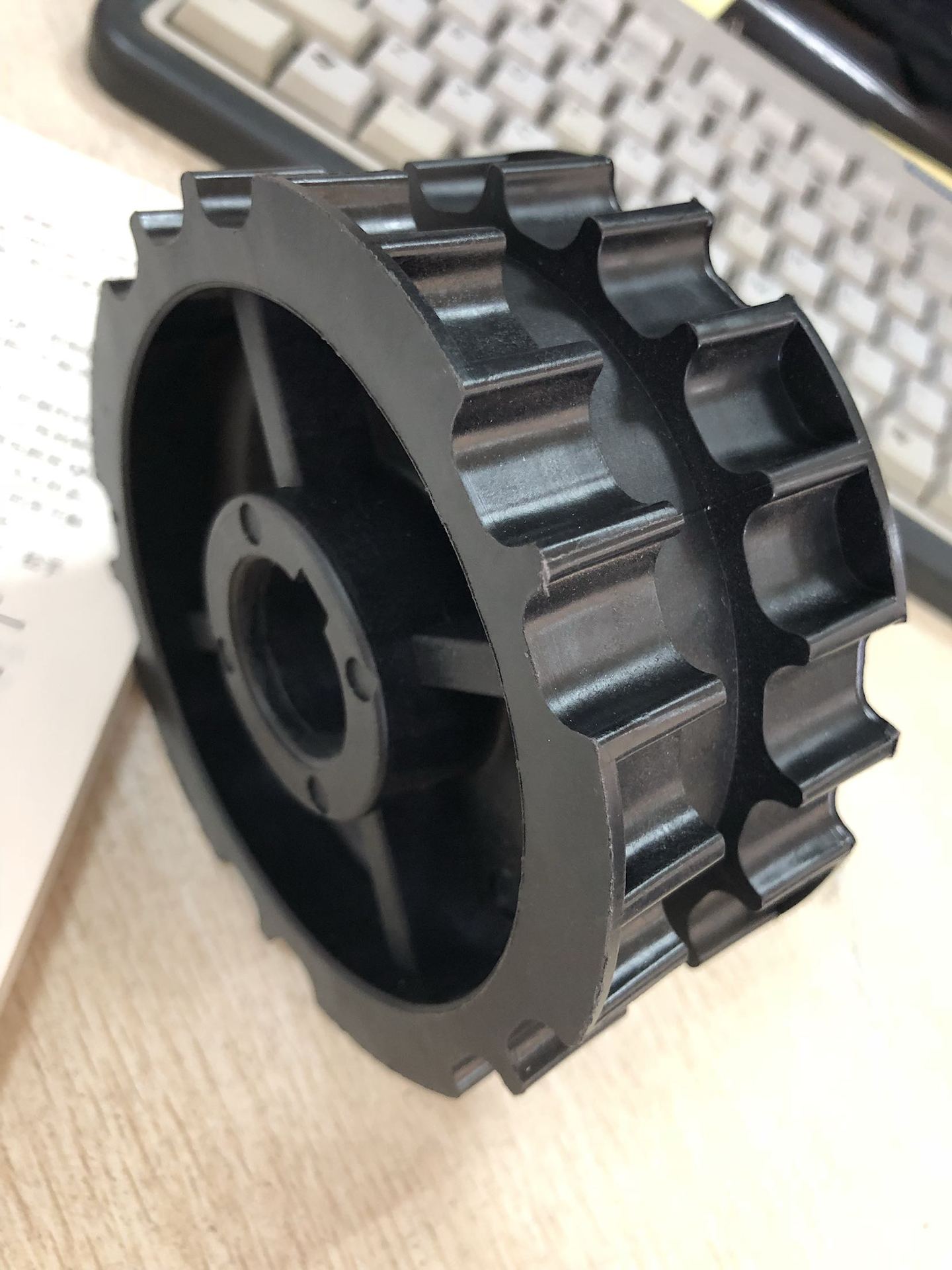 Chain plate sprocket injection molded integral gear, driving wheel, driven wheel, driven wheel, 21 teeth, inner hole 30 full figure