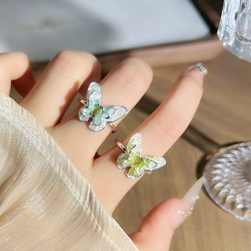 Forest-themed gradient blue and green three-dimensional butterfly opening ring, a French retro, high-end, simple and fashionable ring for women full figure
