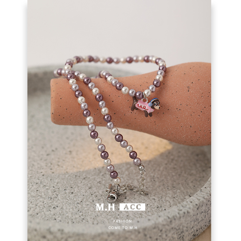 Carefully selected pink oil-dripping sausage puppy pearl necklace for women, fashionable, light luxury and high-end feel, exquisite collarbone chain for summer Application Scenario