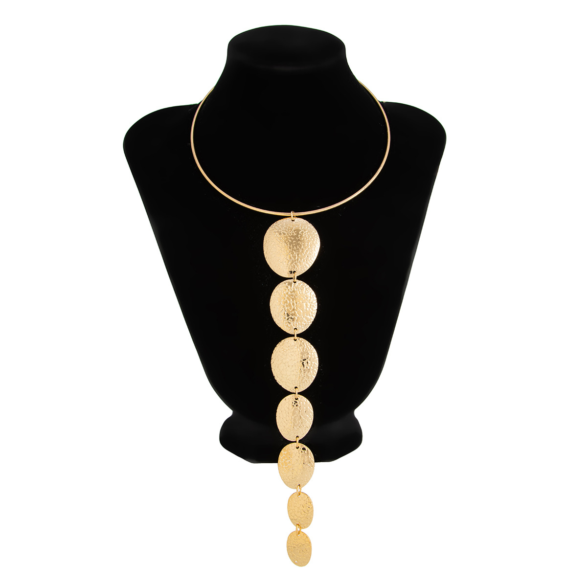 Simple and fashionable cross-border accessories from Europe and America, ins diamond-shaped spliced tassel collar, hot girl Y-shaped flat snake bone chain necklace Application Scenario