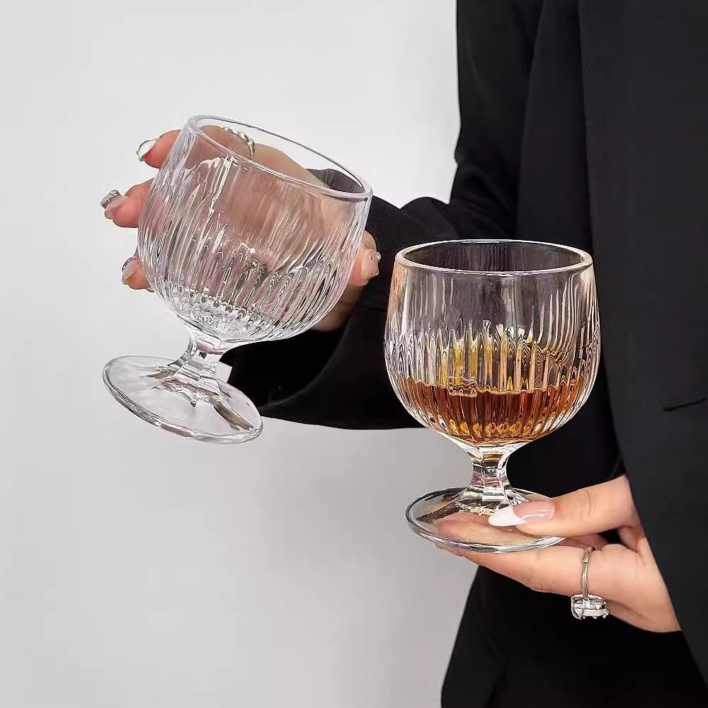 Glass whisky glasses, dwarf wine glasses, light luxury brandy beer glasses, wine glasses, red wine glass glasses details Picture