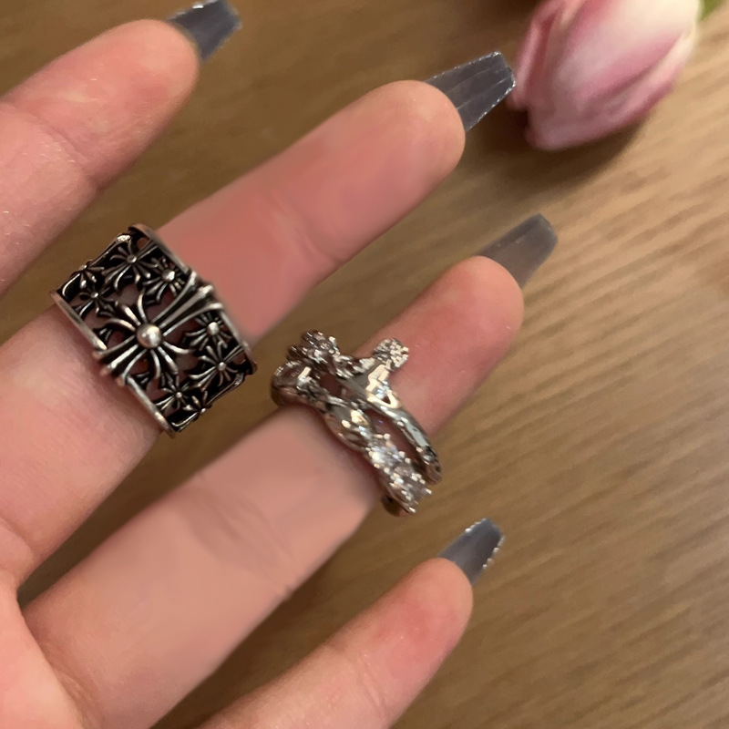 A niche design with a cold and unique style, retro and aged cross opening ring, and a trendy and cool planet stacking ring on Instagram details Picture