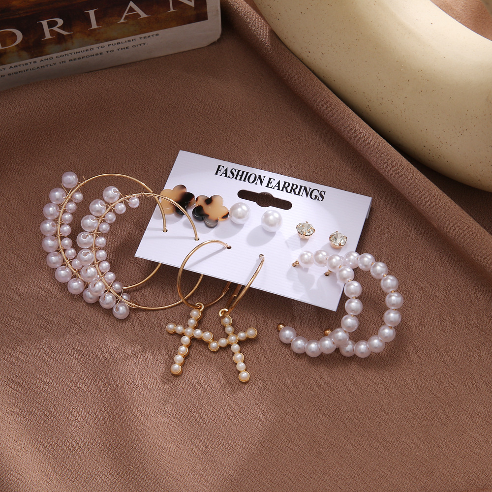 A new Korean-style, simple and elegant six-piece set of pearl earrings, earrings, irregular pearl butterfly stud earrings, and earrings for women Specification drawing