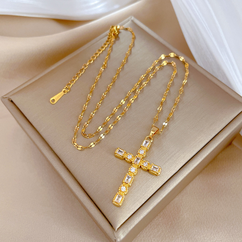 【 Titanium Steel 】 Full diamond cross, light luxury style, zircon collarbone chain, small and trendy on Instagram, retro titanium steel necklace Application Scenario