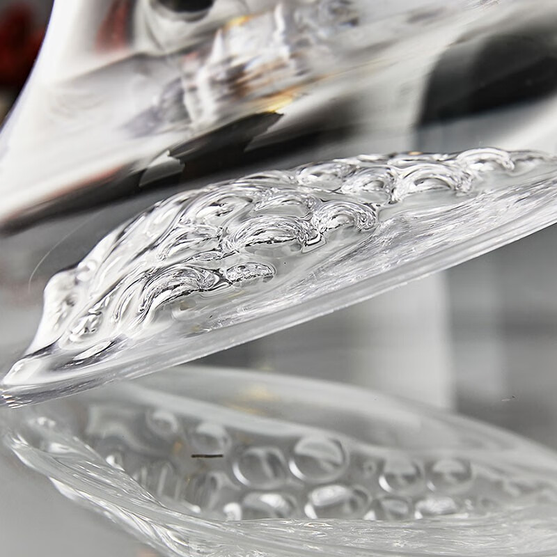 Wholesale household grape bottom slanted decanter, commercial thickened glass quick wine divider, red wine and spirits wine divider pot details Picture