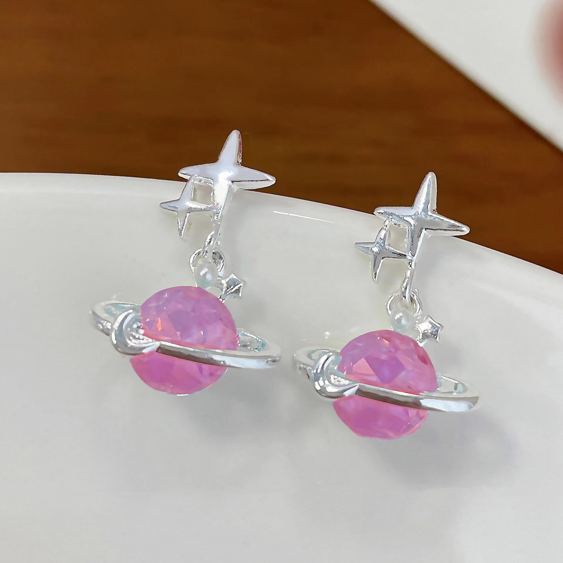 "Planet Fall ~yyds Dream Planet Earrings 2025 New Bestseller Niche Design Stud Women's Earrings Trend. Application Scenario