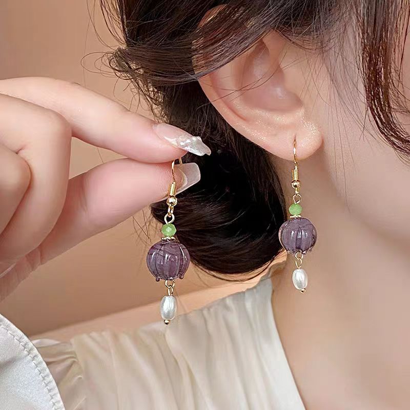 New Chinese-style lily of the valley flower pearl tassel ear hook unique and elegant earrings, light luxury and niche design high-end earrings for women full figure