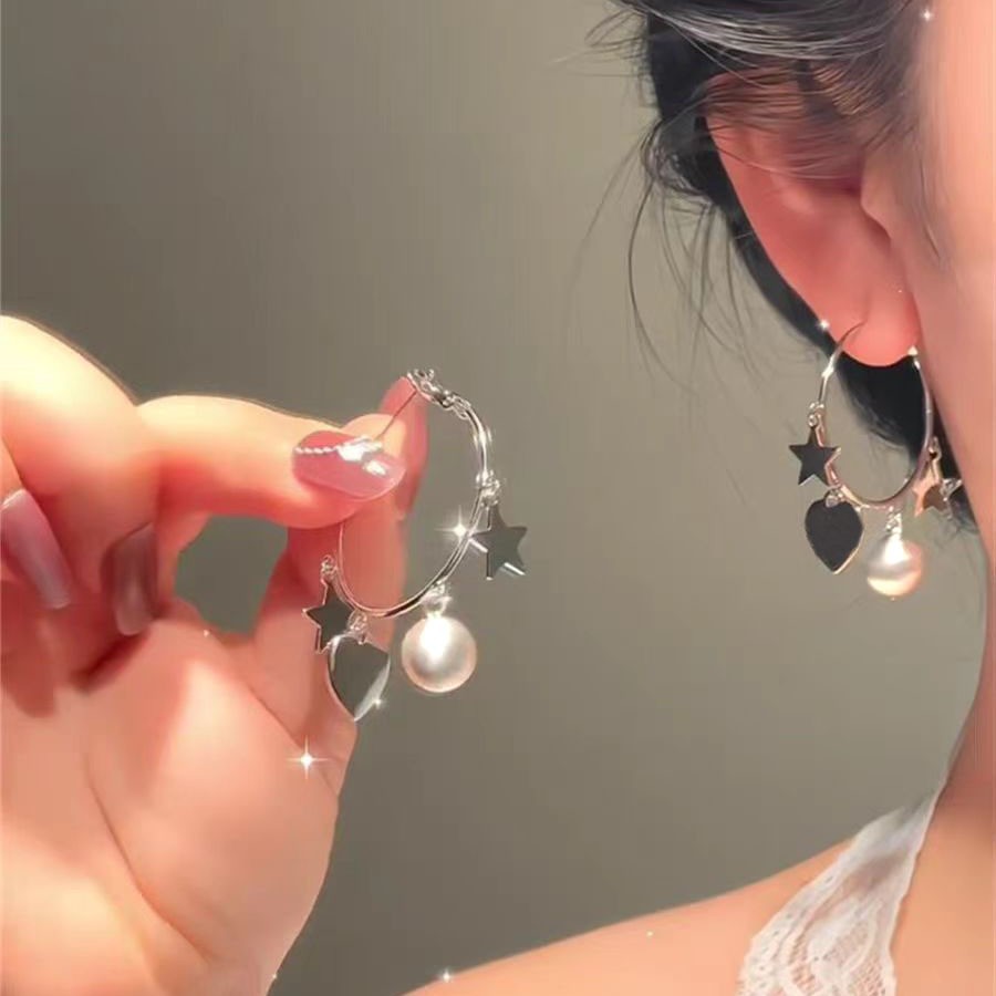 Simple and cool silver metal star-shaped heart earrings for women, a new type of niche design earrings and earrings in 2025 Specification drawing