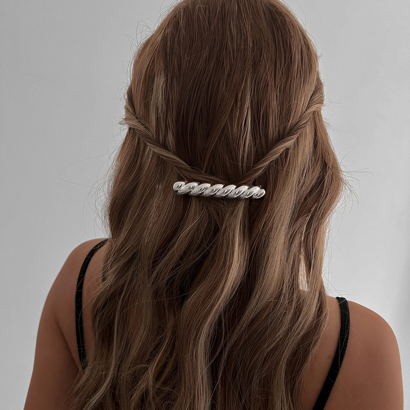 European and American simple alloy hair accessories, hair clips, spring clips, women's 2024 new style, popular high-end one-shoulder ponytail clip wholesale Specification drawing