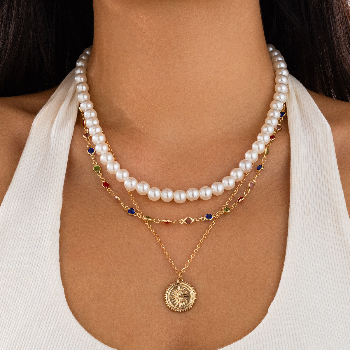European and American cross-border jewelry, fashionable imitation pearl beaded multi-layer necklace, simple round plate alloy pendant, collarbone chain full figure