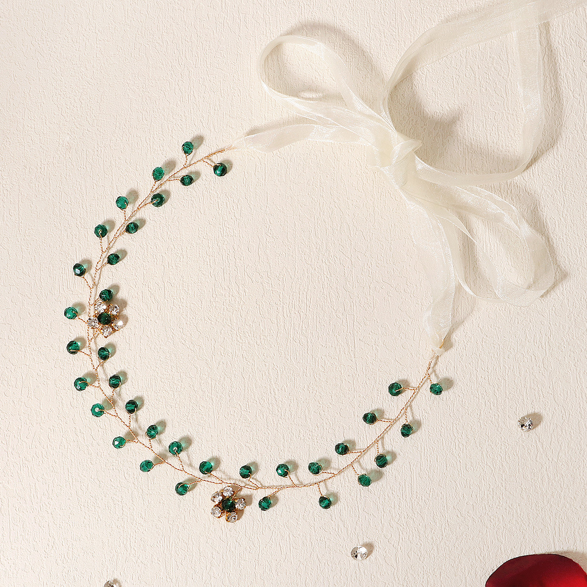 European and American simple daily accessories, handcrafted updo headwear, forest-themed fresh water diamond hair band, green crystal braided hair band details Picture