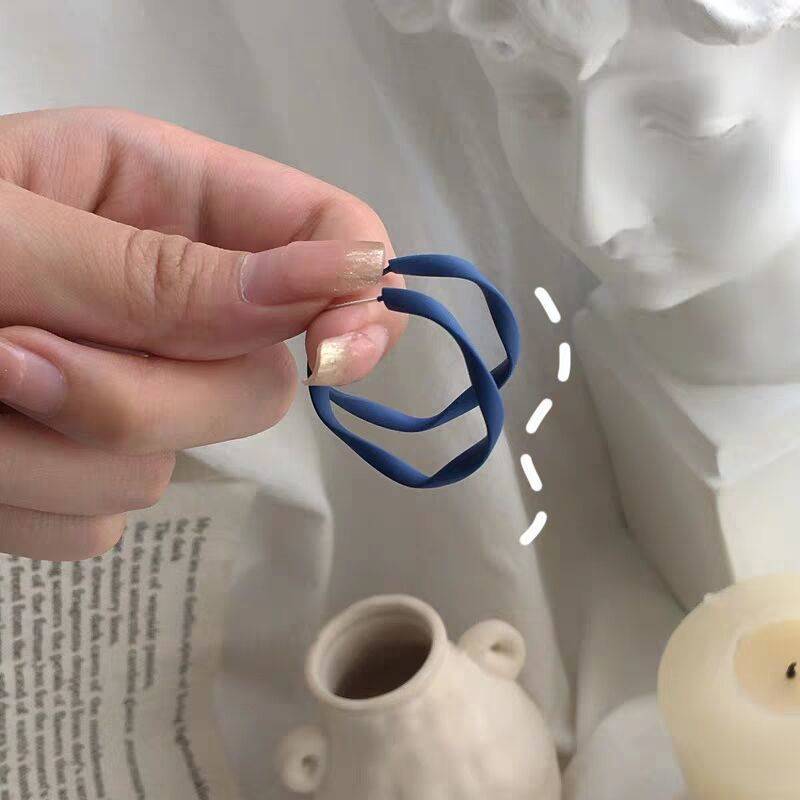 Twist ring earrings, a new 2025 trendy, simple and cold style stud earrings, a Korean chic and popular spring and summer ear accessory for women Specification drawing