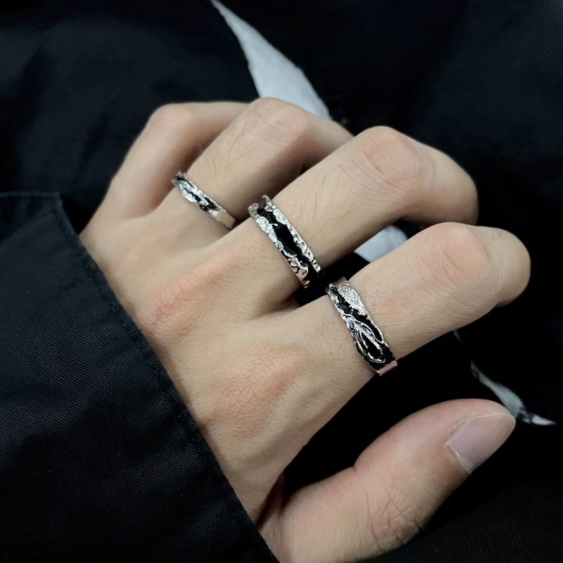 Cold style, high-end, liquid texture couple rings, niche design, trendy and cool black epoxy resin index finger ring for women full figure