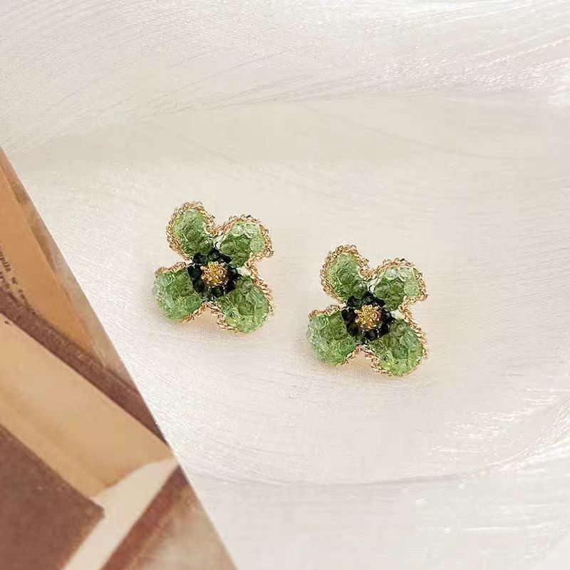 "Summer Rhapsody" Green crystal earrings with flower stud earrings, a high-end, light luxury, niche and unique earpiece for women Specification drawing