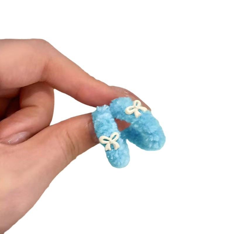 Autumn and winter plush bow ear rings for women, unique round and square face, small earrings, ear buckles, fashionable, sweet and individual earrings Item Picture