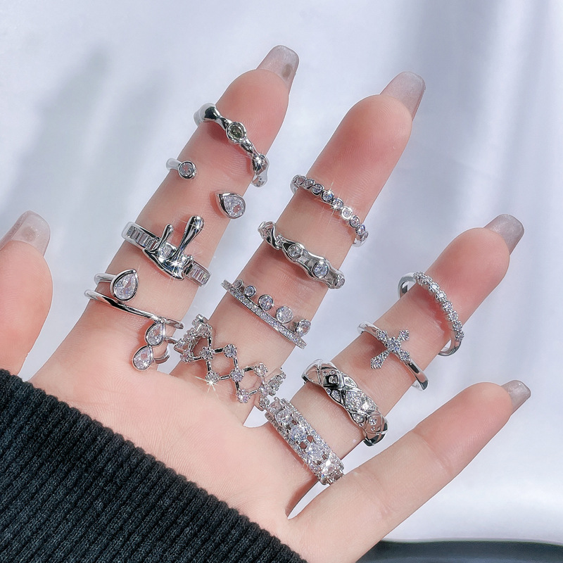 Irregular hollowed-out, simple and elegant, niche open ring, sweet and cool, cross, high-end, fashionable and versatile ring Application Scenario