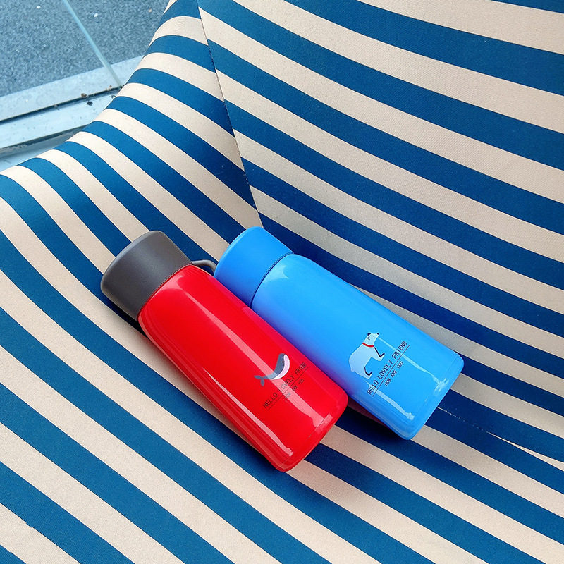 Fashionable glass double-layer portable U-shaped cup, ins simple, cute and fashionable student water cup, ground promotion advertising gift cup Application Scenario
