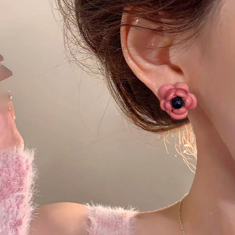 2025 New French pink camellia earrings for women, light luxury, niche, versatile and elegant flower stud earrings wholesale details Picture