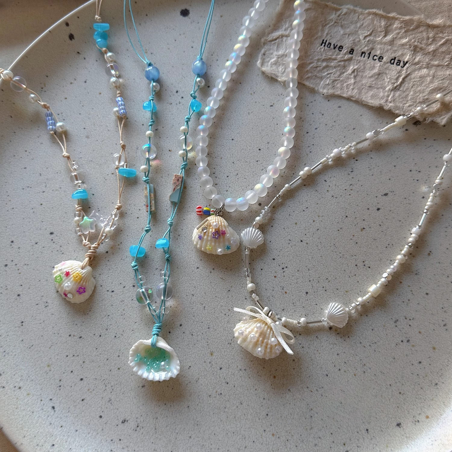 Island vacation style ~ Shell and star bejeweled seaside necklace for women, a refreshing summer vibe, an Instagram niche and versatile collarbone chain full figure