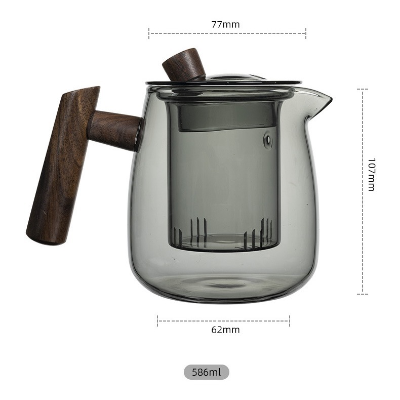 The glass teapot exudes a sense of sophistication. It is a household tea and water separation cup for brewing tea. A single teapot is used for one person to brew tea with a tea set Application Scenario
