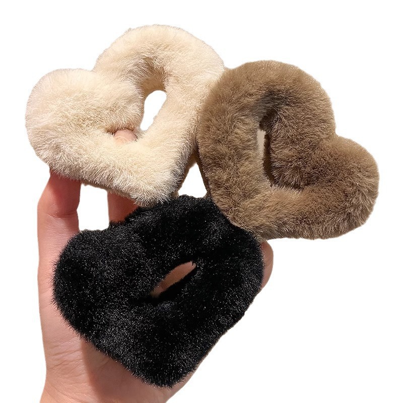 Maillard plush heart-shaped hairpin for women, half-tied hair clip at the back of the head, simple hairpin, medium-sized shark clip headwear Item Picture