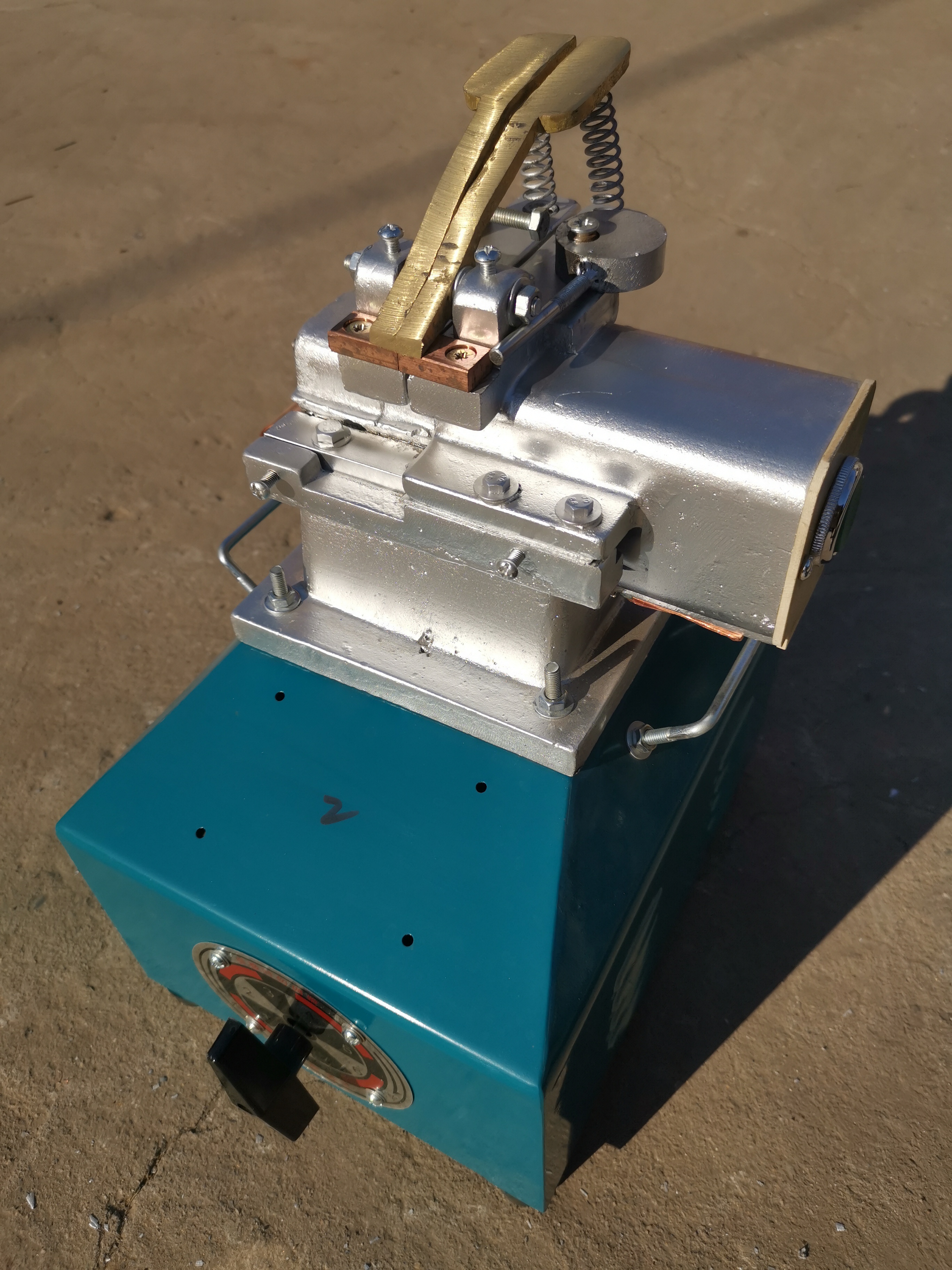 j8 butt welding machine un Mini 2 Steel Bar copper-iron Metal Stainless Steel Small spot welding machine Aluminum-iron wire top spot welding g3 full figure